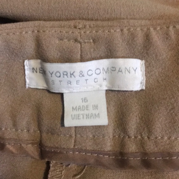 Women’s New York & Company Tan Dress Pants - Picture 3 of 3